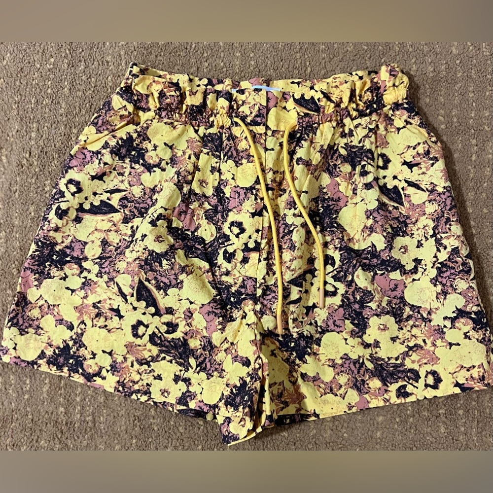 REMAIN SHORTS
